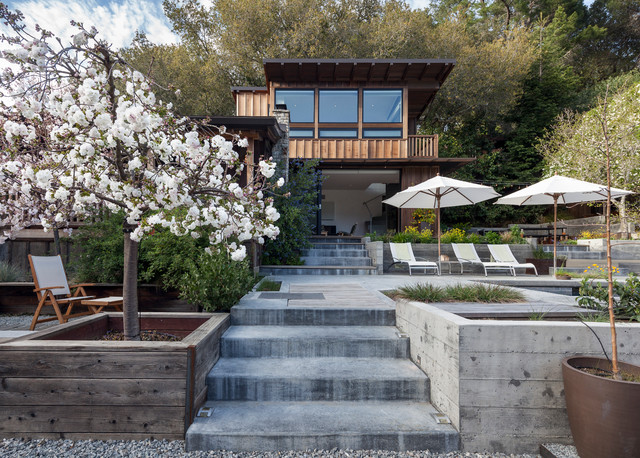 The Shack modern-patio
