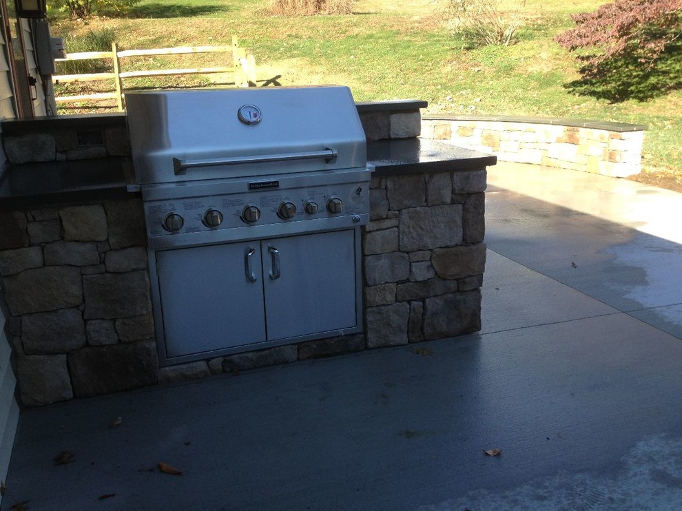 Outdoor Fireplaces, Firepits and Grills
