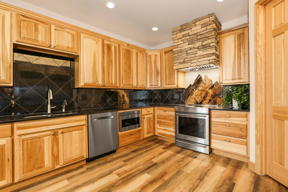 Kitchen - rustic kitchen idea in Denver