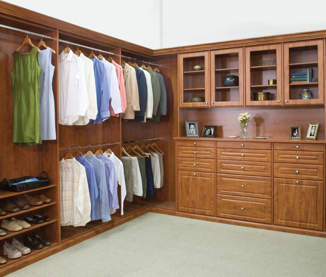 Custom Walk-In Closet klassisk-opbevaring-og-garderobe