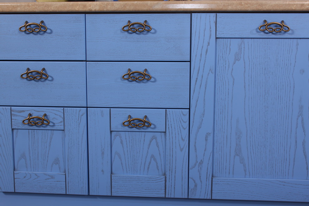 Модель Мэри лазурная