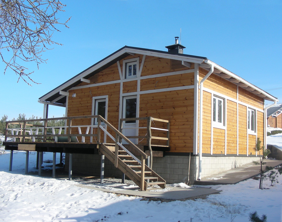 Дача возле леса