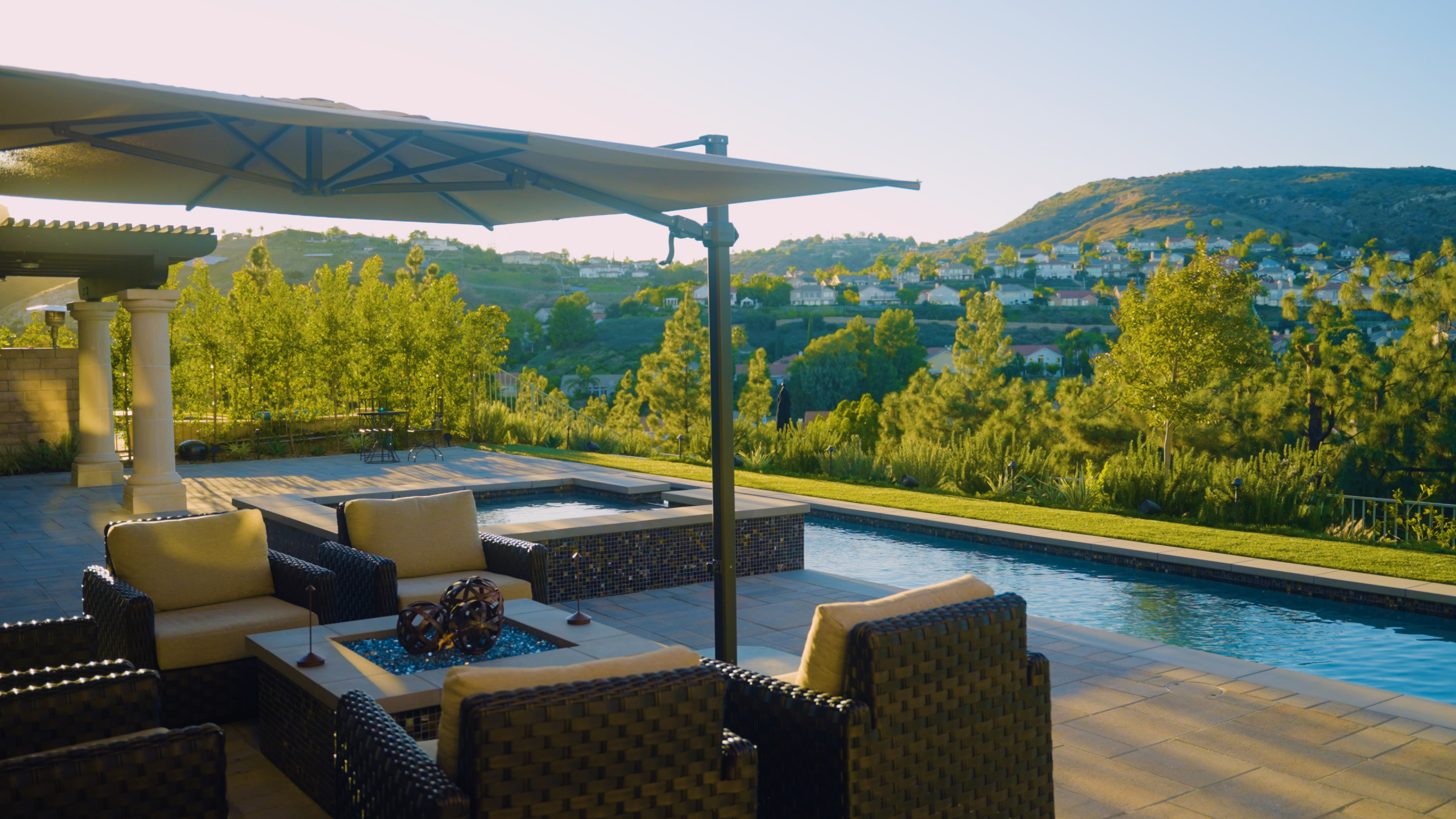 Modern Hillside Pool & Spa