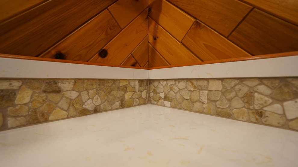 Example of a mountain style home design design in Seattle
