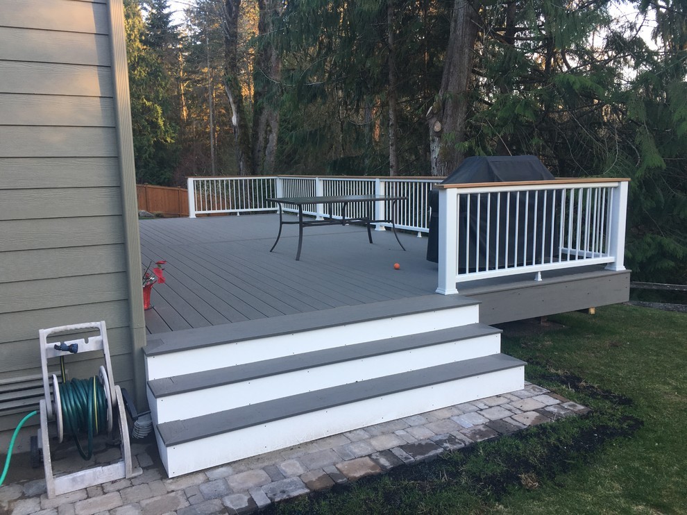 Custom Composite Deck & Railings Build