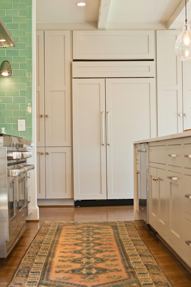 Transitional kitchen photo in Charlotte