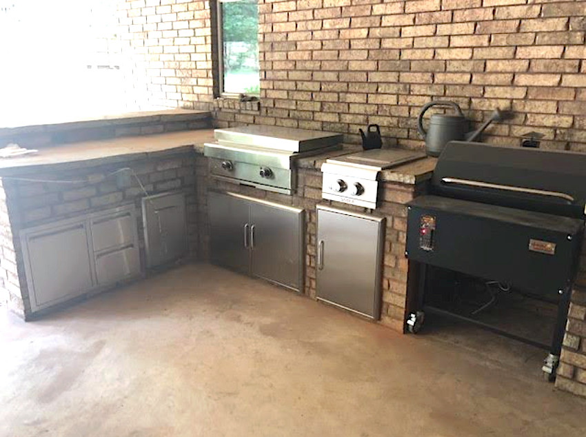 Outdoor Kitchens