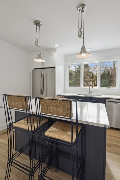 Kitchen - transitional kitchen idea in New York
