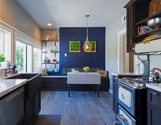 Bold Kitchen Makeover With Blue, Black and Brass Touches