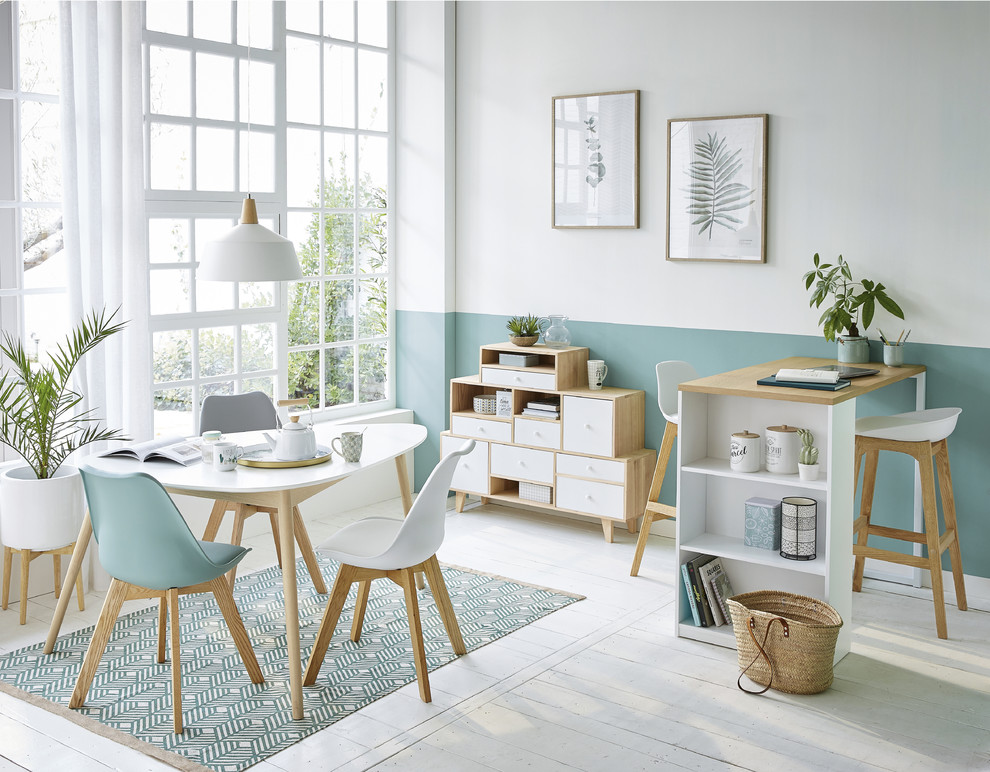 This is an example of a scandinavian dining room in London.