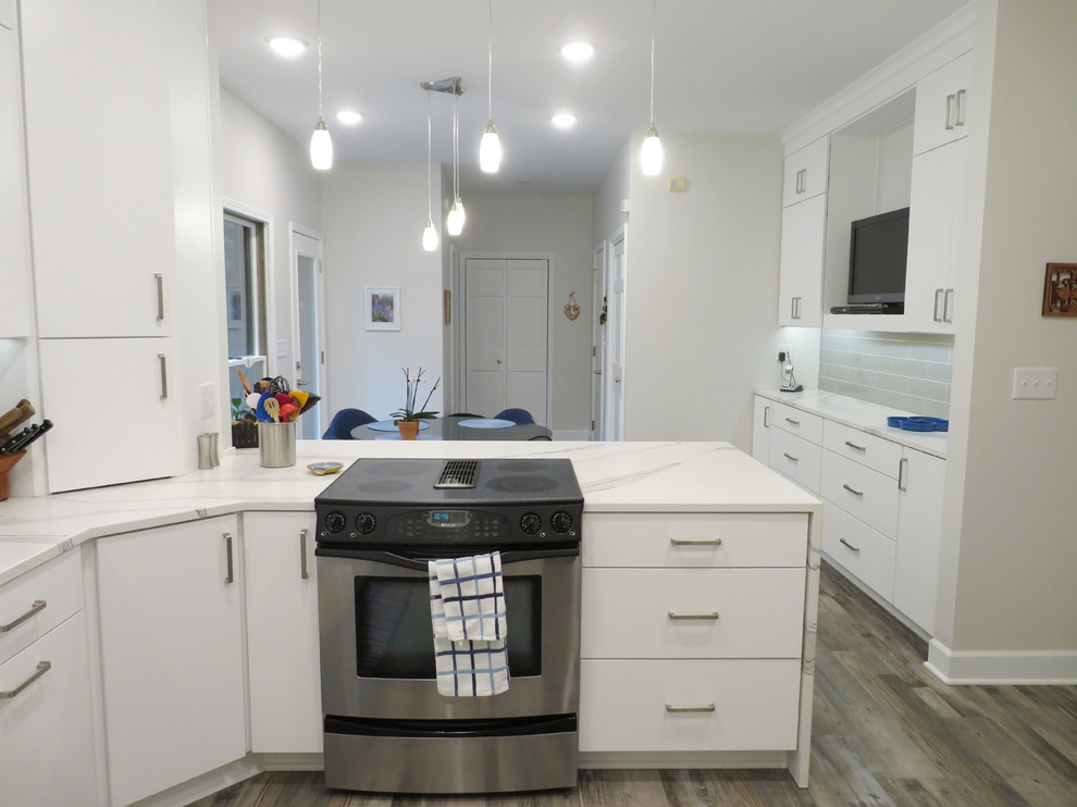 Home design - transitional home design idea in Grand Rapids