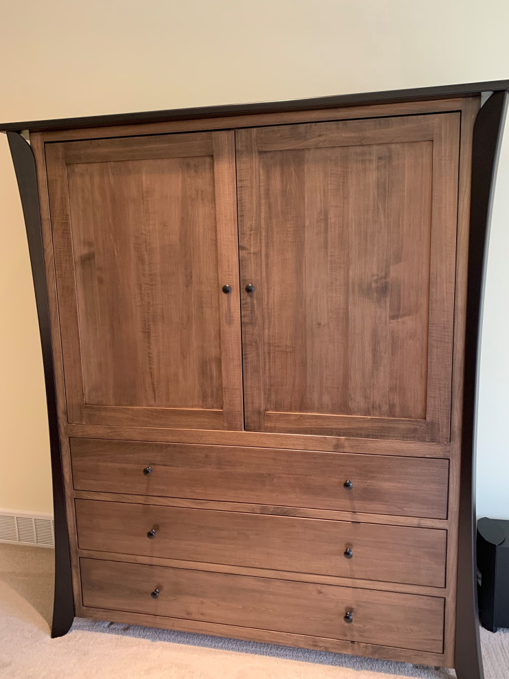 Inspiration for a transitional master bedroom remodel in Cedar Rapids