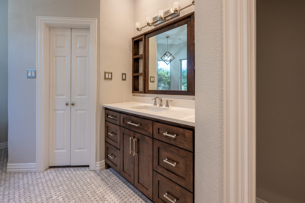 Crossvine | Master + Guest Bathroom