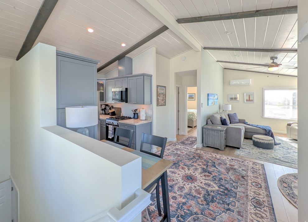 ADU 630 S.F. (above Garage) in Pacific Beach
