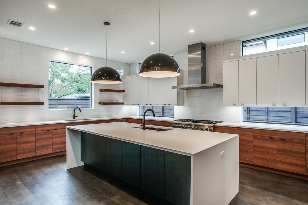Inspiration for a transitional kitchen remodel in Dallas