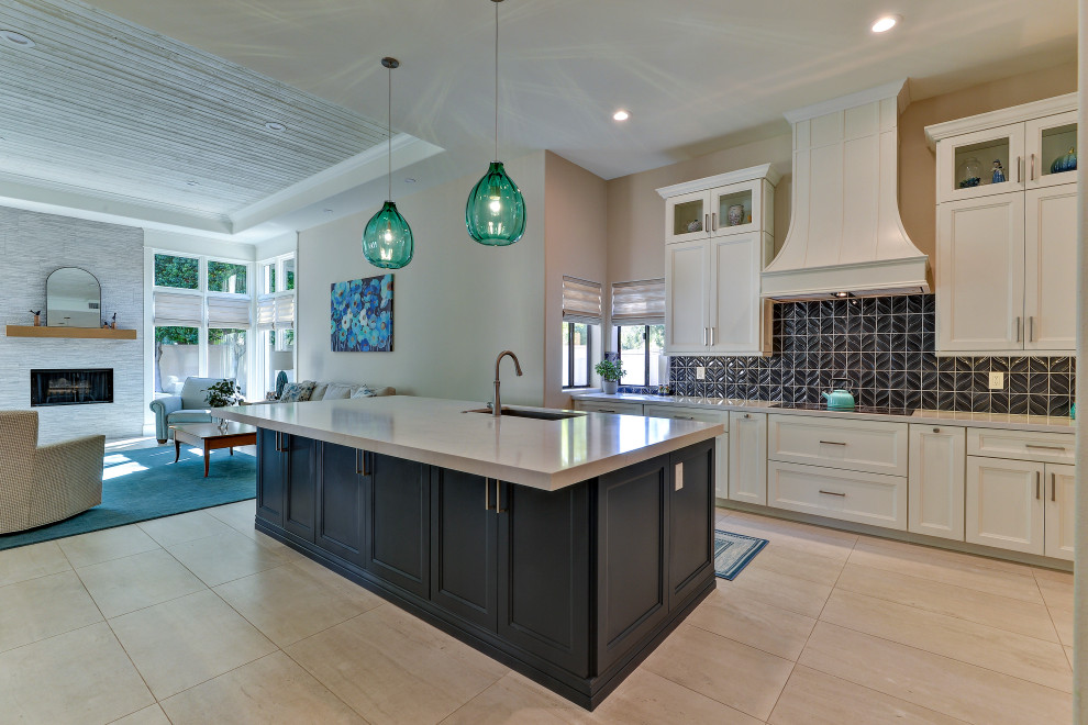 Example of a transitional home design design in Phoenix