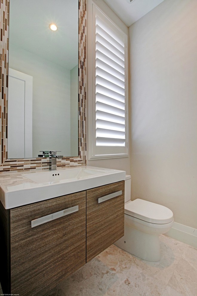 Eclectic home design photo in Miami