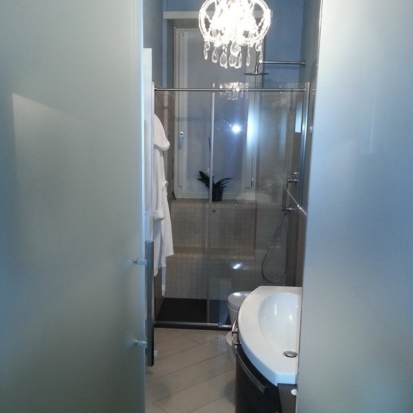 Casa T modern-bathroom