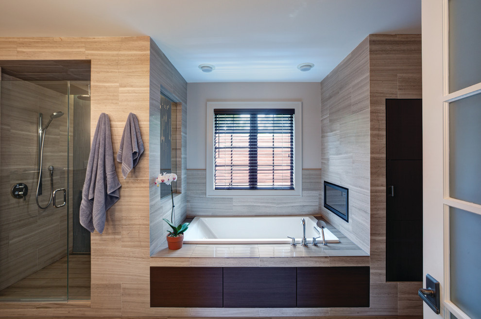 Photo of a contemporary bathroom in Chicago with a curbless shower.