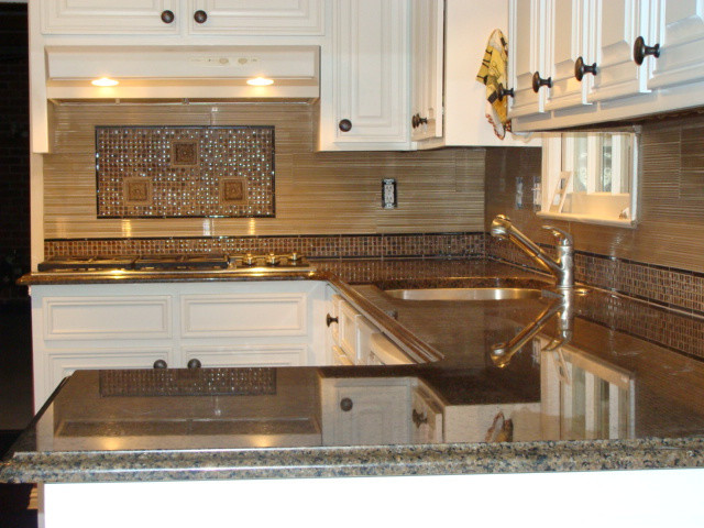 Kitchen - kitchen idea in Atlanta