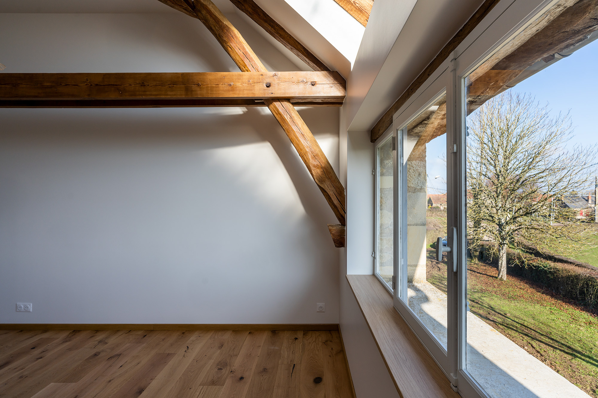 LA RENAISSANCE D'UN ATELIER A LA VUE EPOUSTOUFLANTE