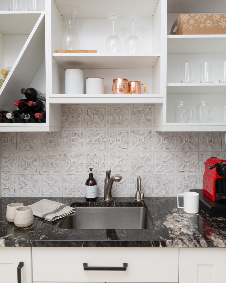 Kitchen - transitional kitchen idea in Calgary