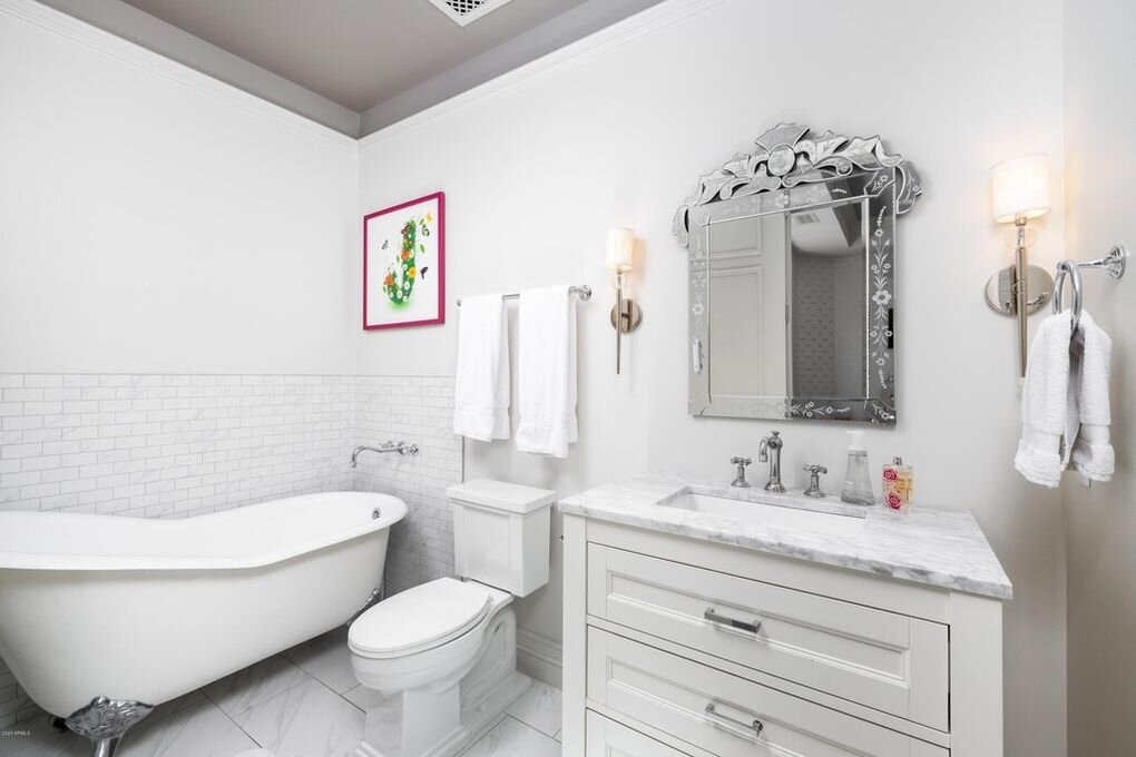 Paradise Valley Mansion as 1099 to PHX Architecture