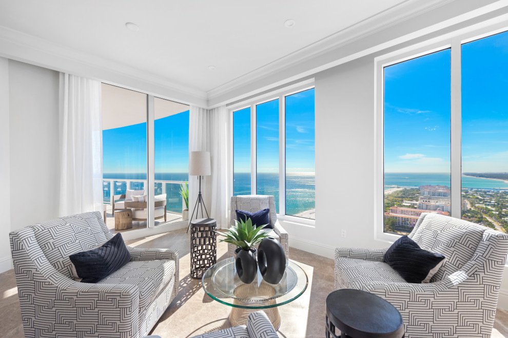 Inspiration for a transitional home design remodel in Miami