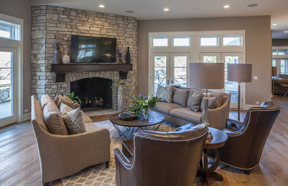 Transitional home design photo in Grand Rapids