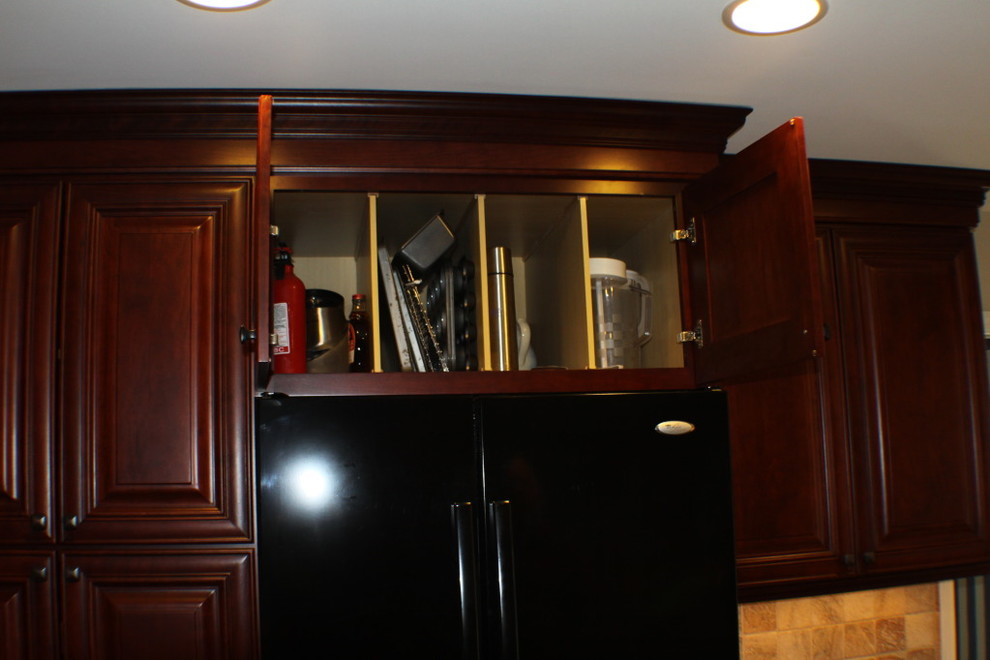 Kitchen - transitional kitchen idea