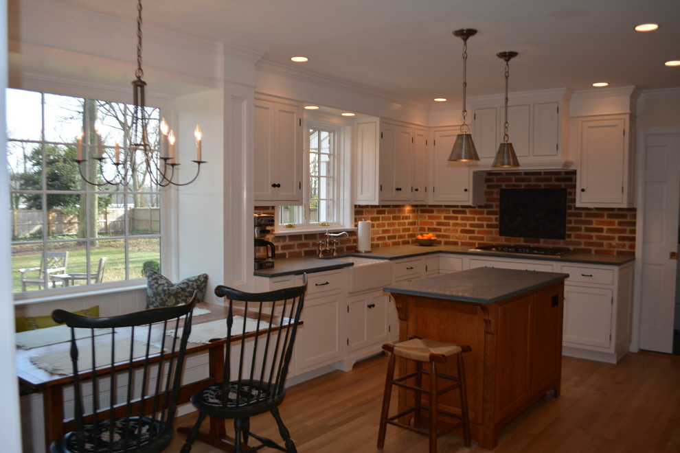 This is an example of a traditional kitchen in DC Metro.