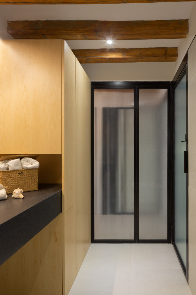 This is an example of a small contemporary ensuite bathroom in Alicante-Costa Blanca with a built in vanity unit.