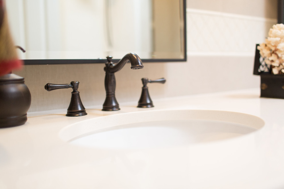 Home design - transitional home design idea in Phoenix