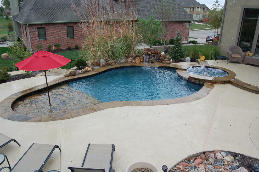 This is an example of an eclectic pool in Kansas City.