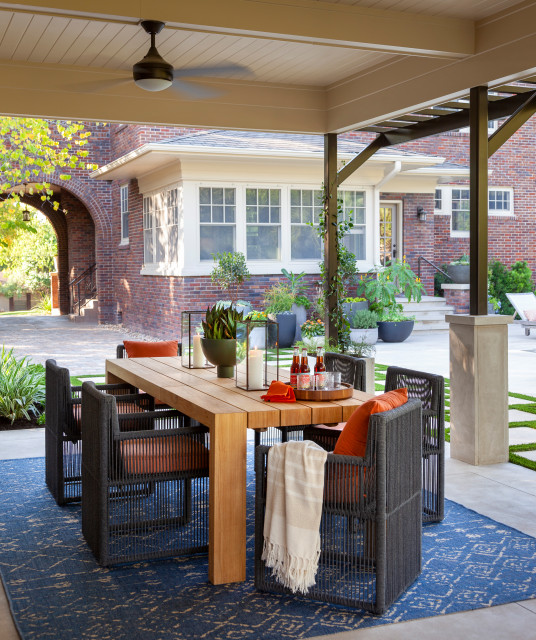 10 Ideas for Styling Your Patio for Outdoor Dining This Fall