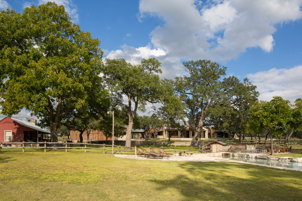 Inspiration for a rustic home design remodel in Austin
