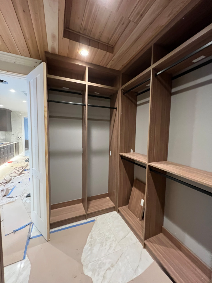 Walk in closet 1
