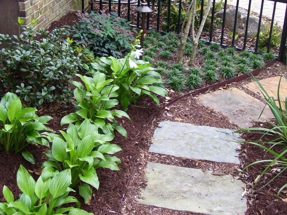 Design ideas for a small shade landscaping in Birmingham.
