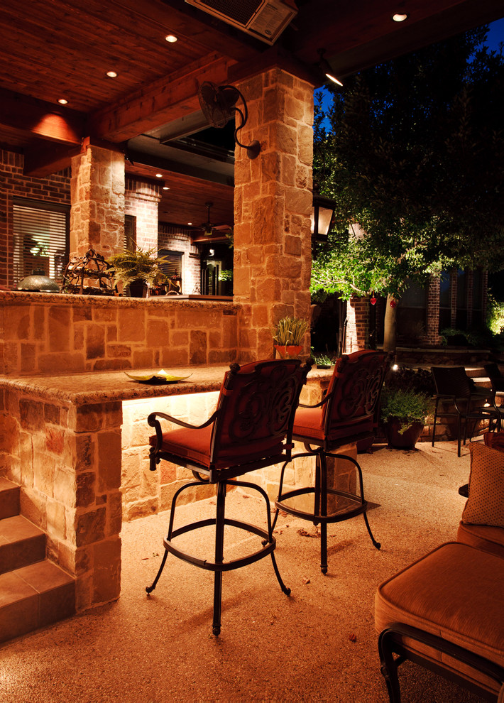Inspiration for a traditional patio in Dallas.