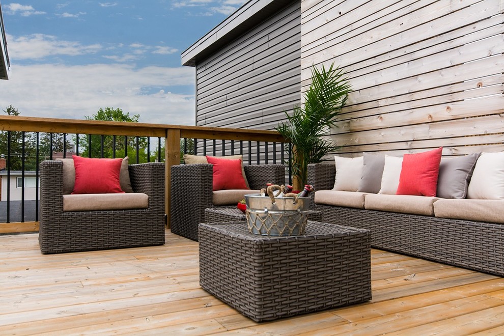 Home design - transitional home design idea in Ottawa
