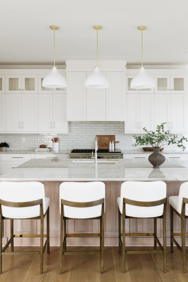 Kitchen - transitional kitchen idea in Omaha