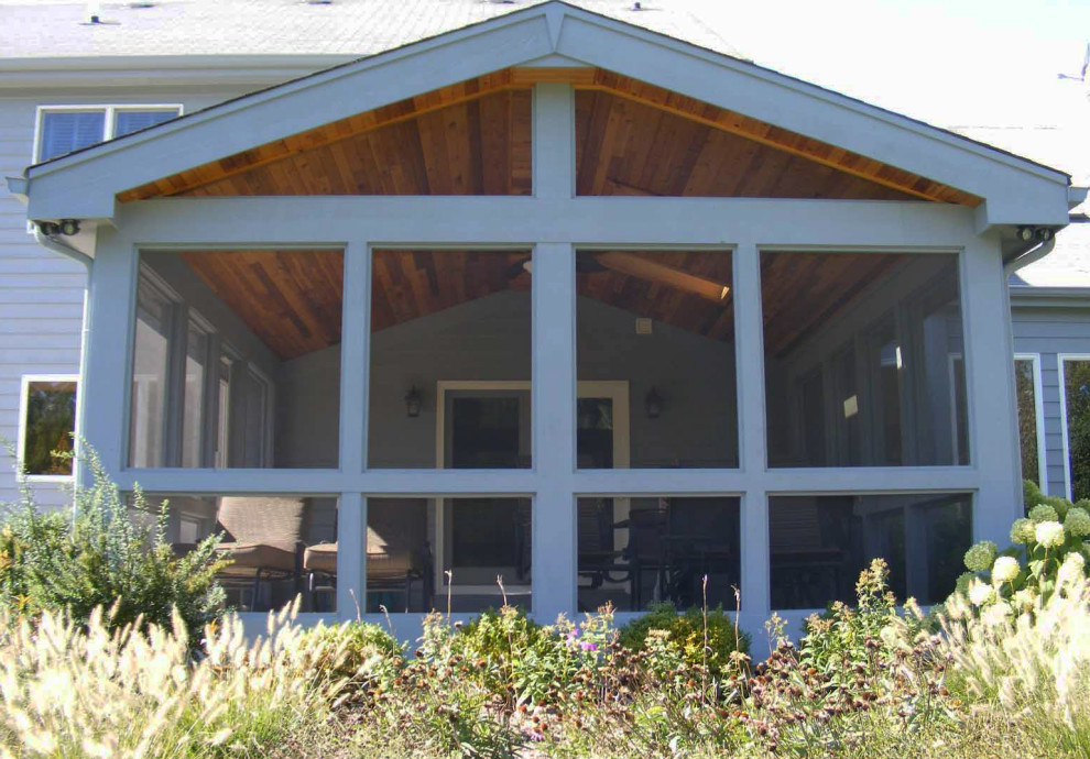Screened Porch with Dog Wash