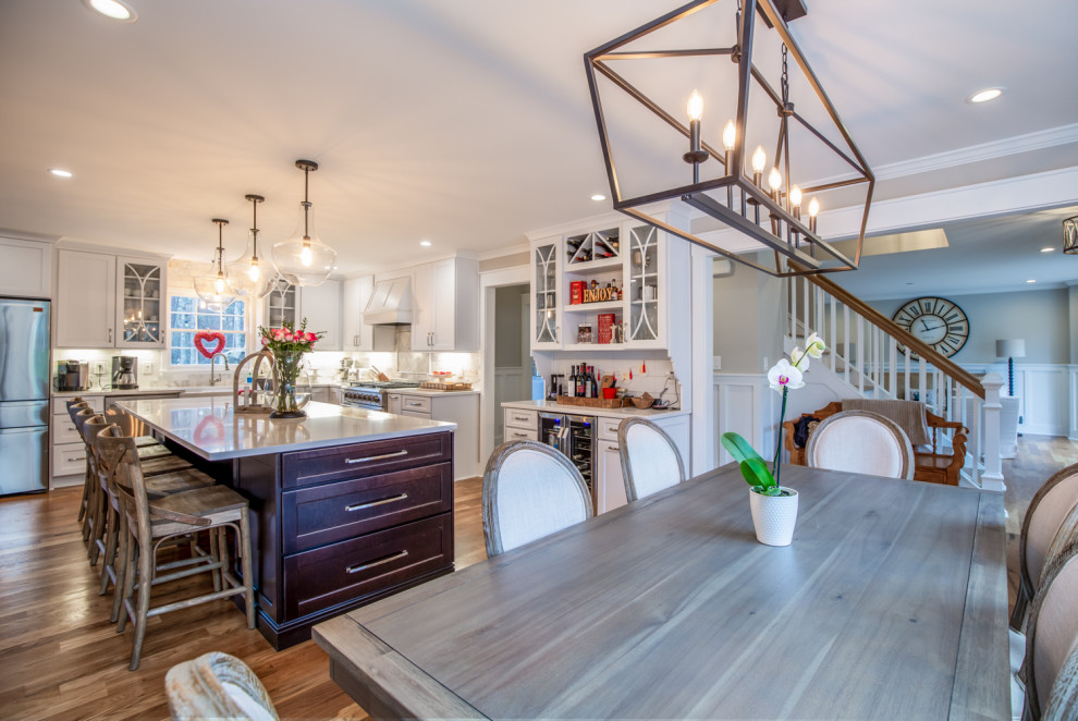 Transitional kitchen photo in Atlanta
