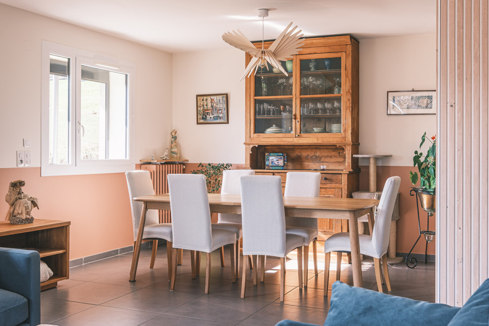 Transformation d’une pièce de vie à Bellecombe-en-Bauges – Harmonie, lumière et