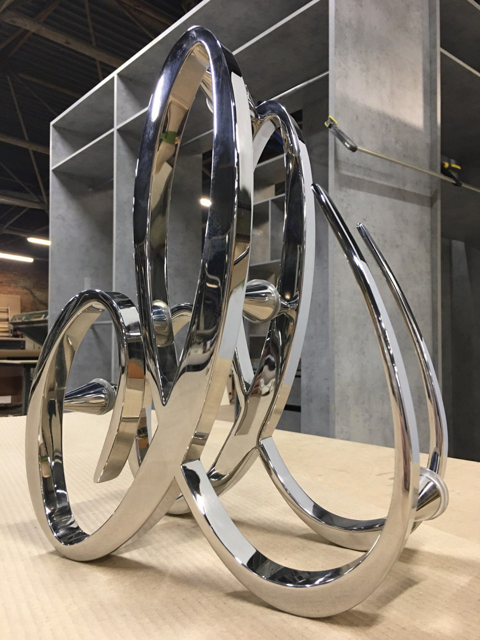 Ручка для стеклянной двери в офис компании Mercury в Москве