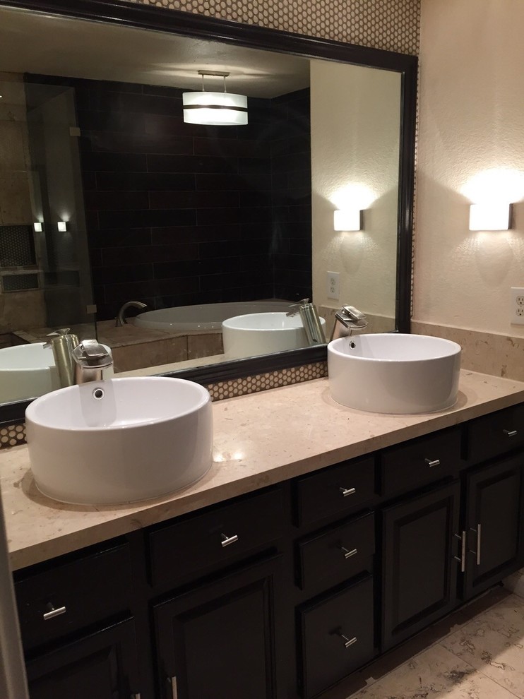 Mountain style bathroom photo in Austin