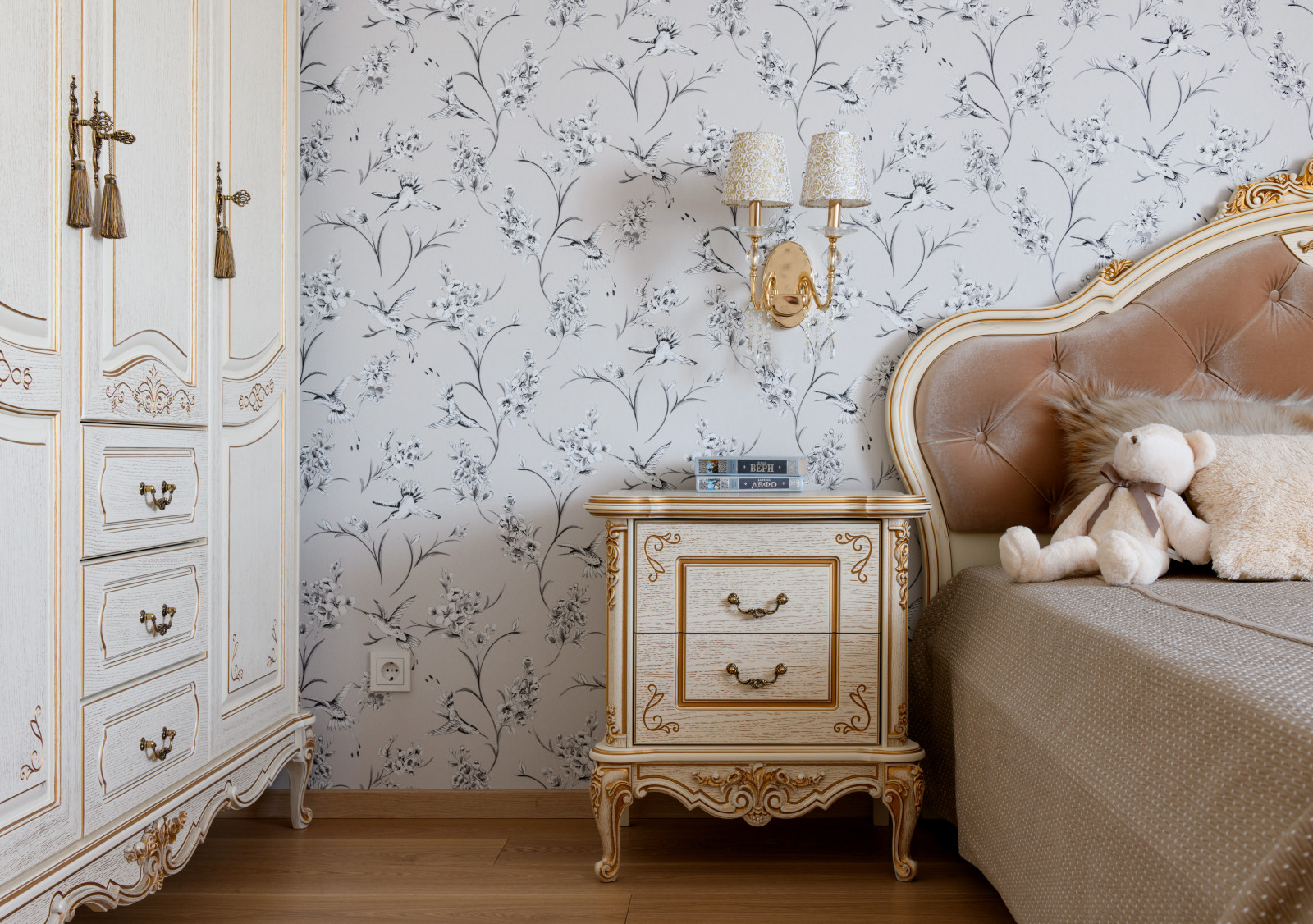 Стильная черно-белая квартира в Новосибирске