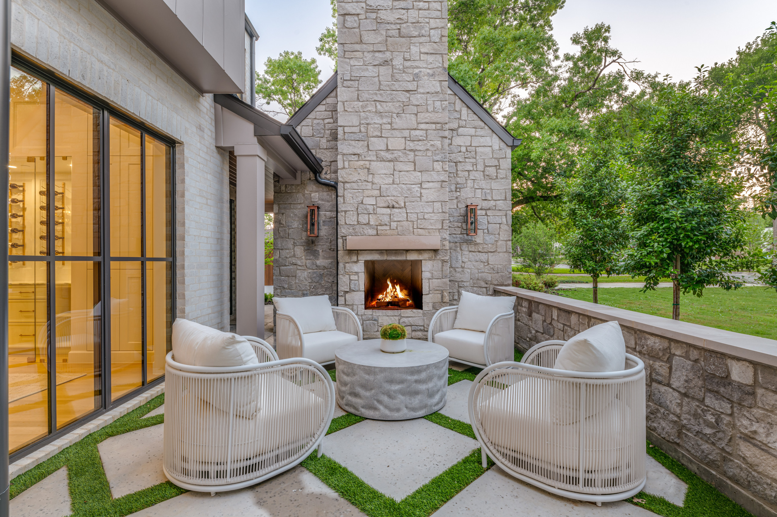 The Top 10 New Outdoor Living Spaces Right Now, image size:2560x1706