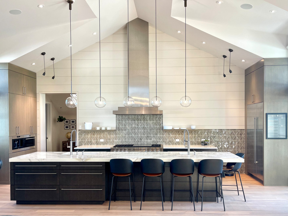 Kitchen - eclectic kitchen idea in Denver
