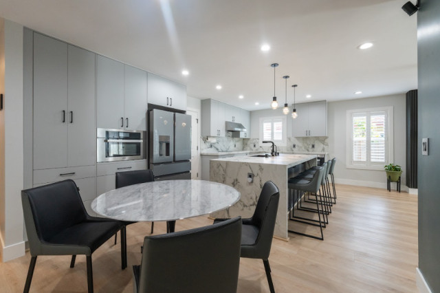 Modern Sleek Kitchen industriel-salle-a-manger